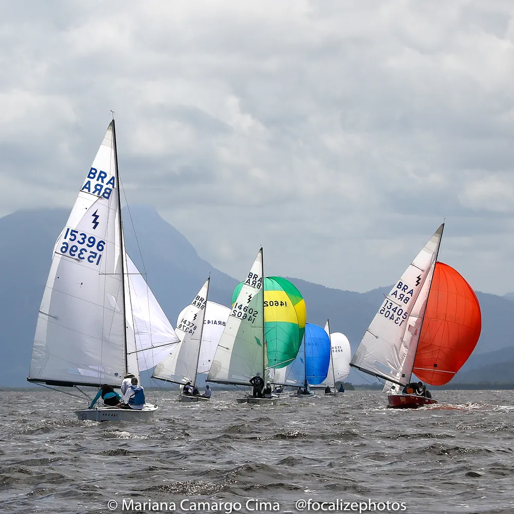 Lightnings da flotilha em regata